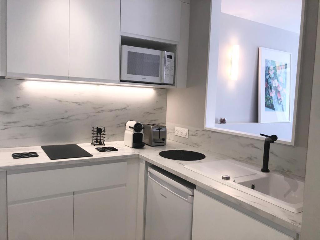 Celect'In Lyon Suites Climatisees Skyview Екстериор снимка
